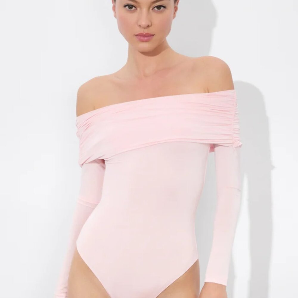 Alice + Olivia Mollie Convertible Bodysuit in Shell Pink size XL